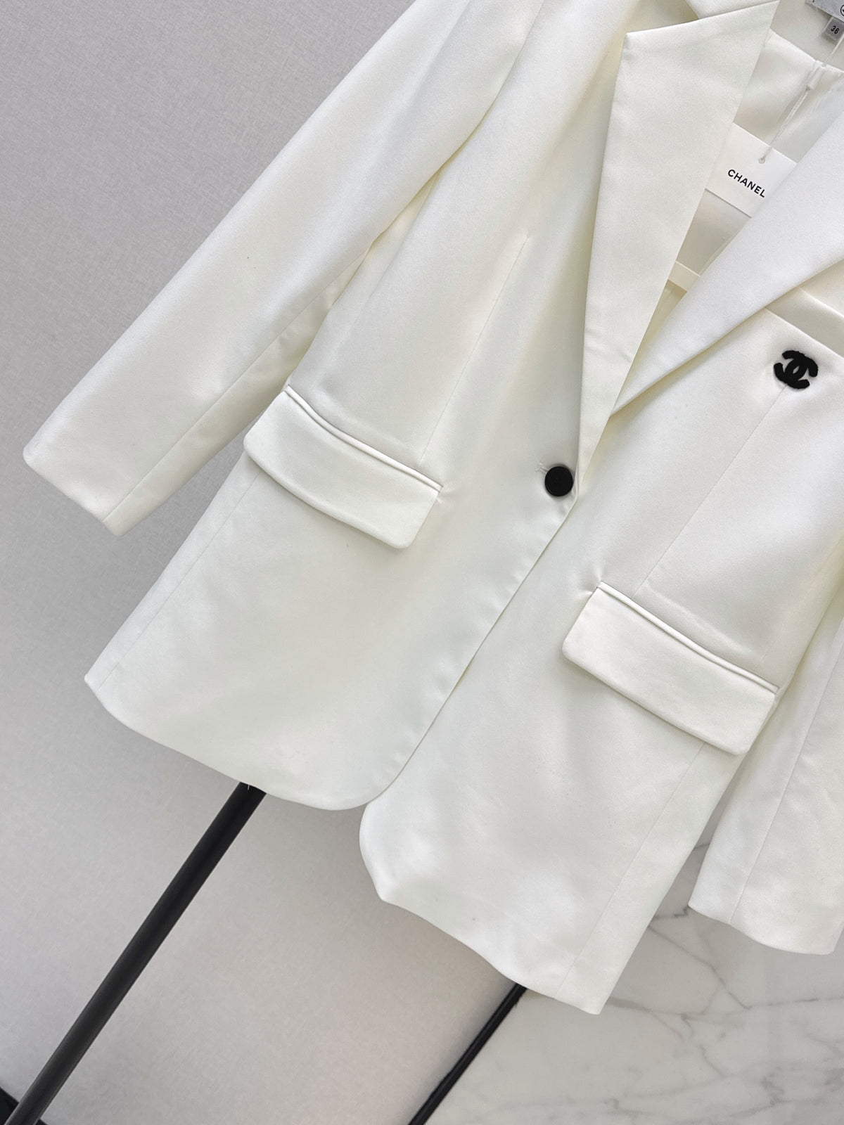 26FW New Embroidered Blazer 🖤