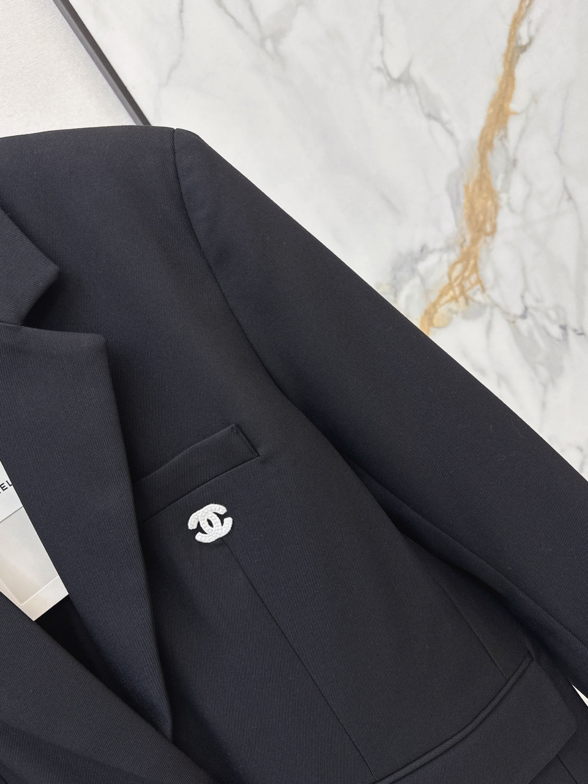 26FW New Embroidered Blazer 🖤