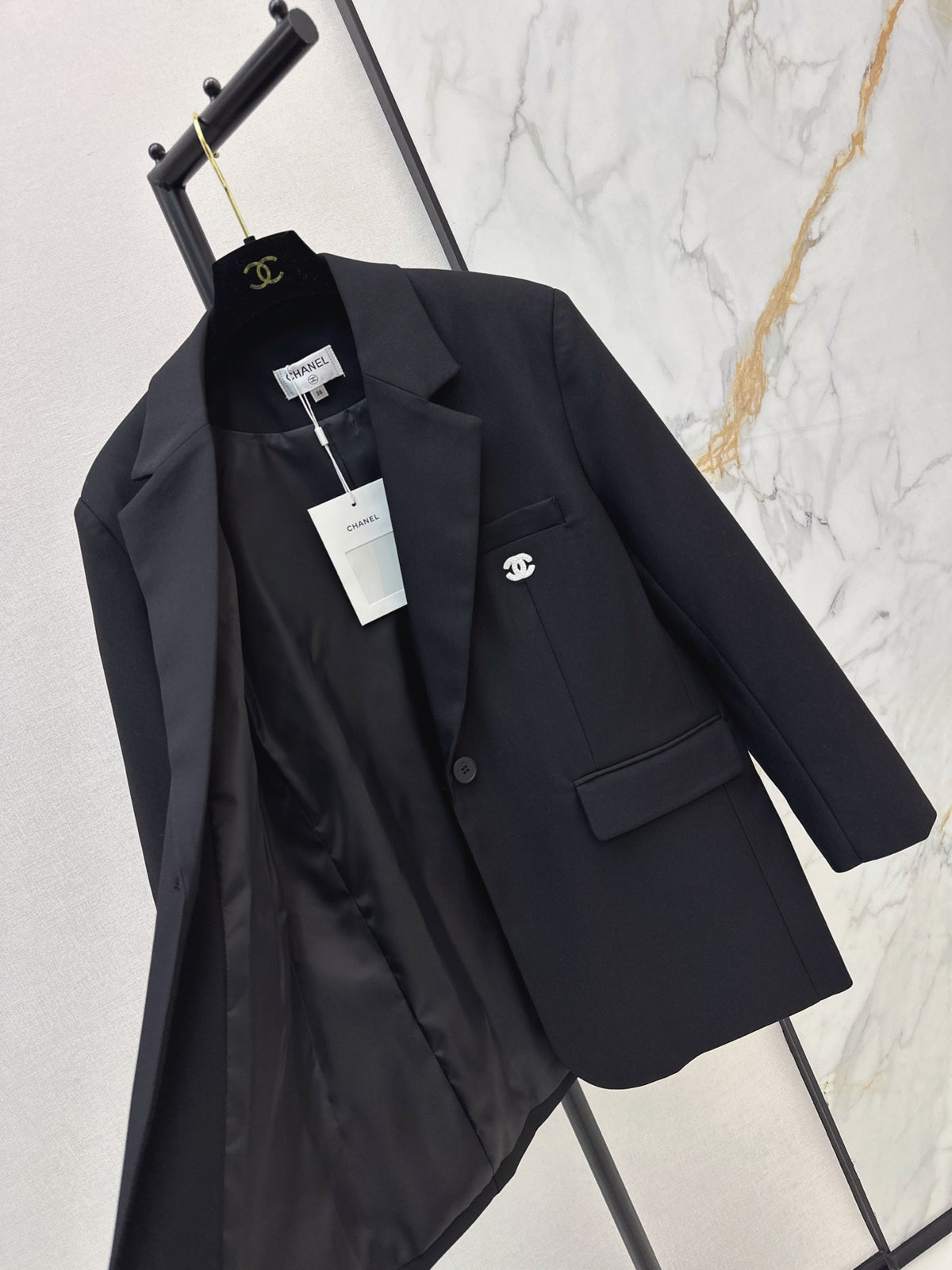 26FW New Embroidered Blazer 🖤