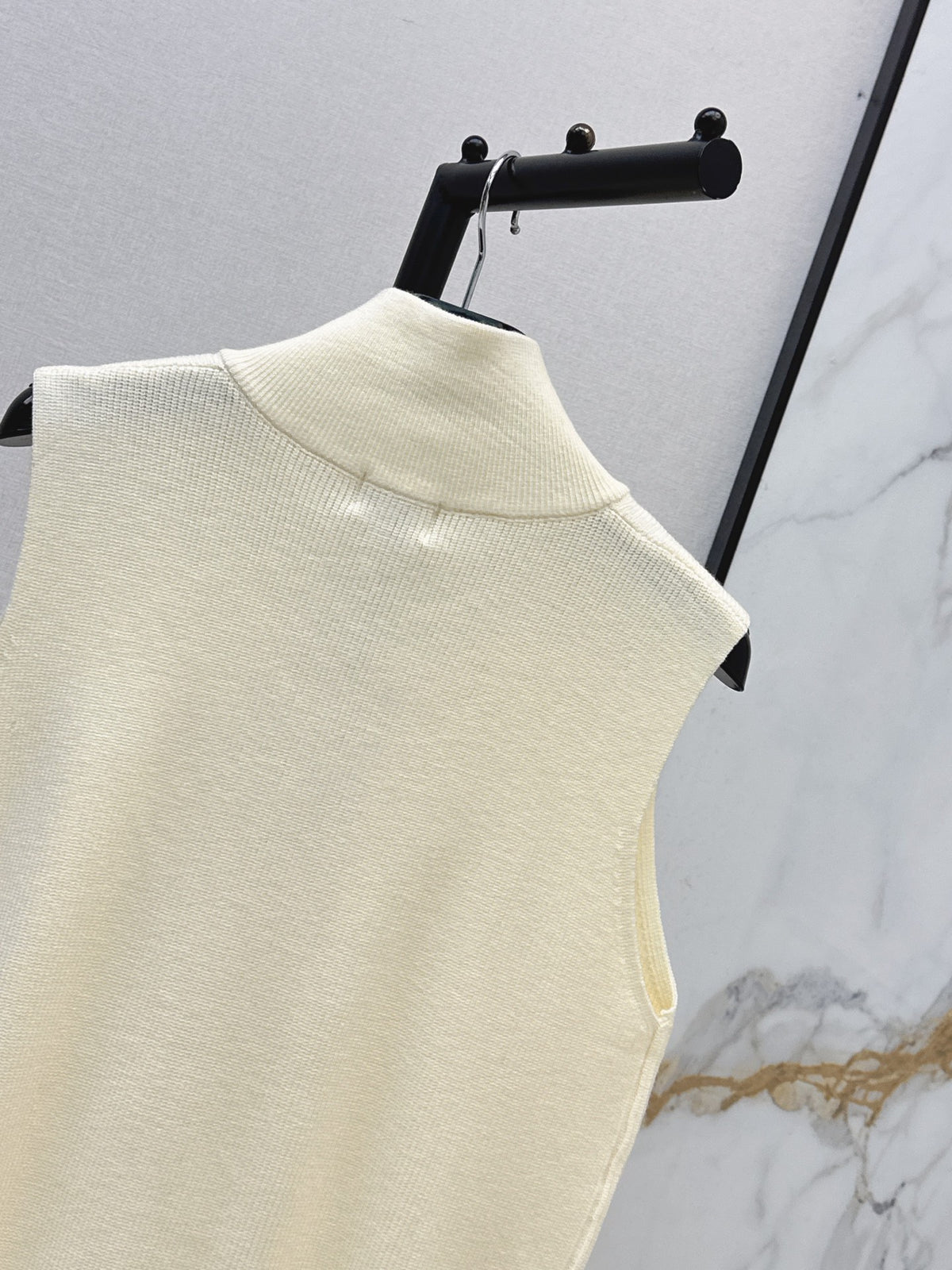 26FW New Stand-Collar Sleeveless Vest 🖤