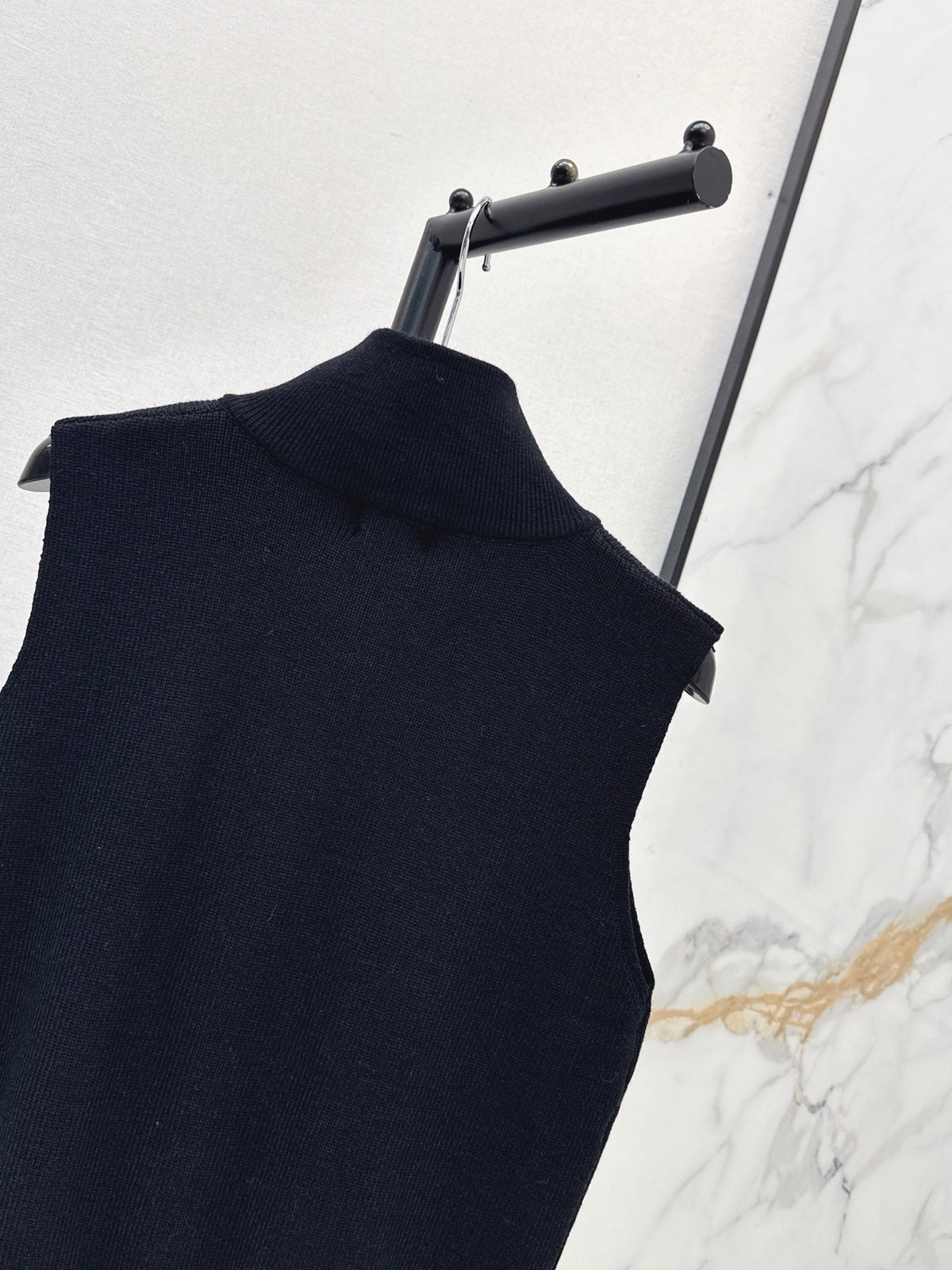 26FW New Stand-Collar Sleeveless Vest 🖤