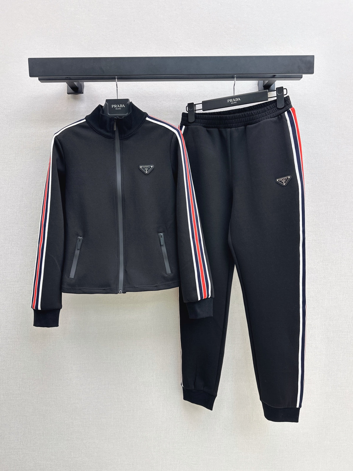26FW New: Stand-collar jacket + elastic-waist casual trousers = casual set 🖤