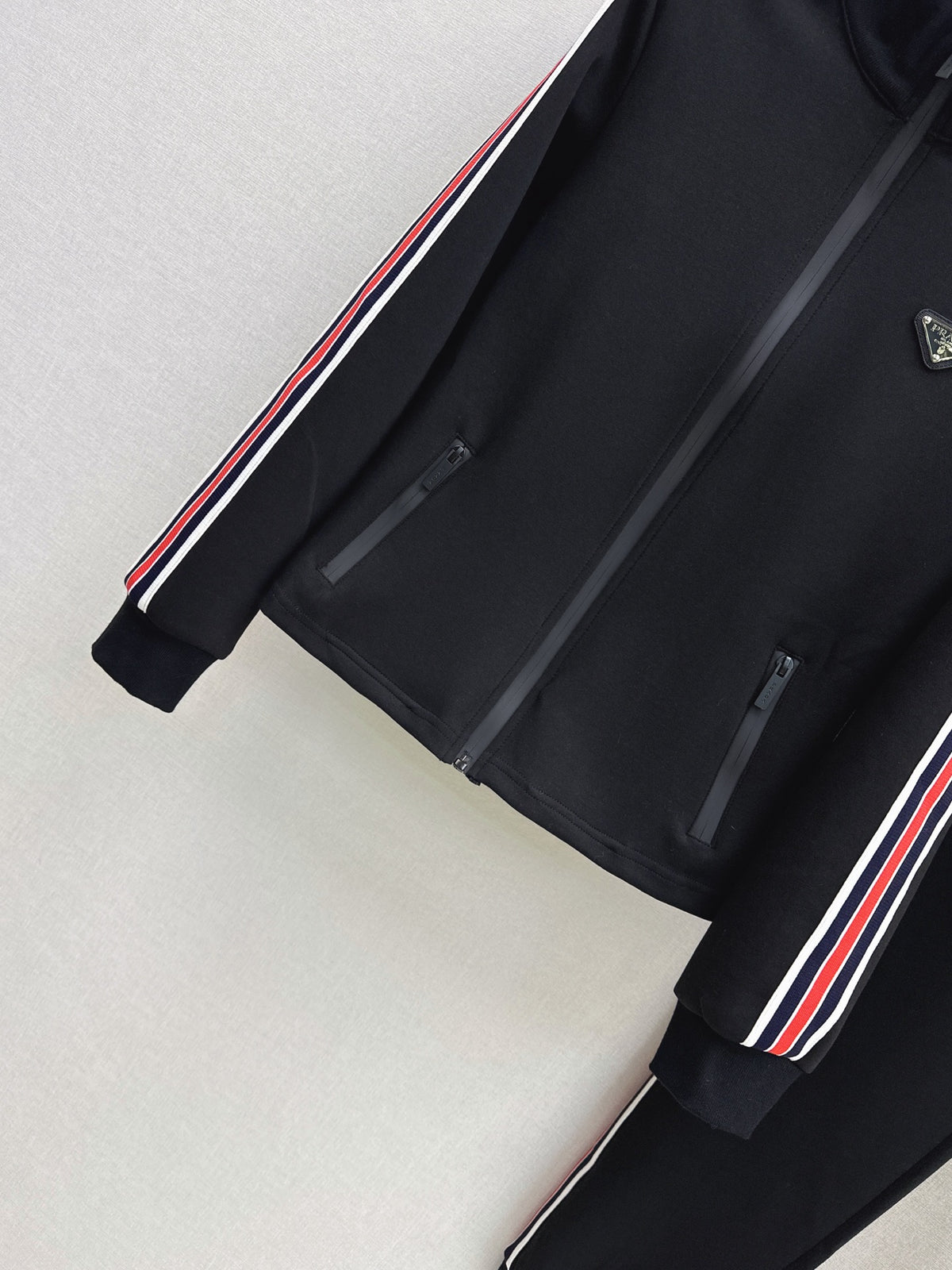 26FW New: Stand-collar jacket + elastic-waist casual trousers = casual set 🖤