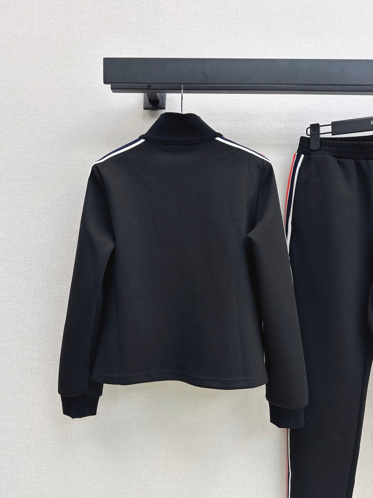 26FW New: Stand-collar jacket + elastic-waist casual trousers = casual set 🖤