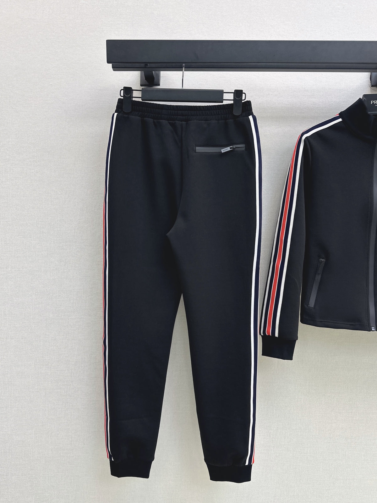 26FW New: Stand-collar jacket + elastic-waist casual trousers = casual set 🖤