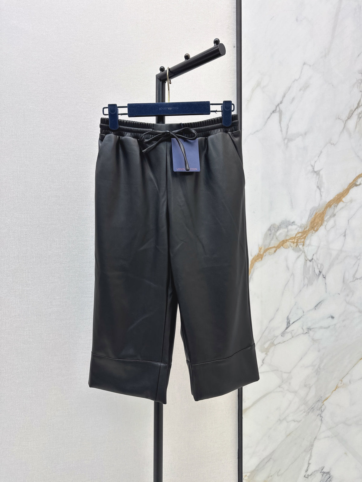 26FW New Black High-Waisted Cropped Leather Pants 🖤