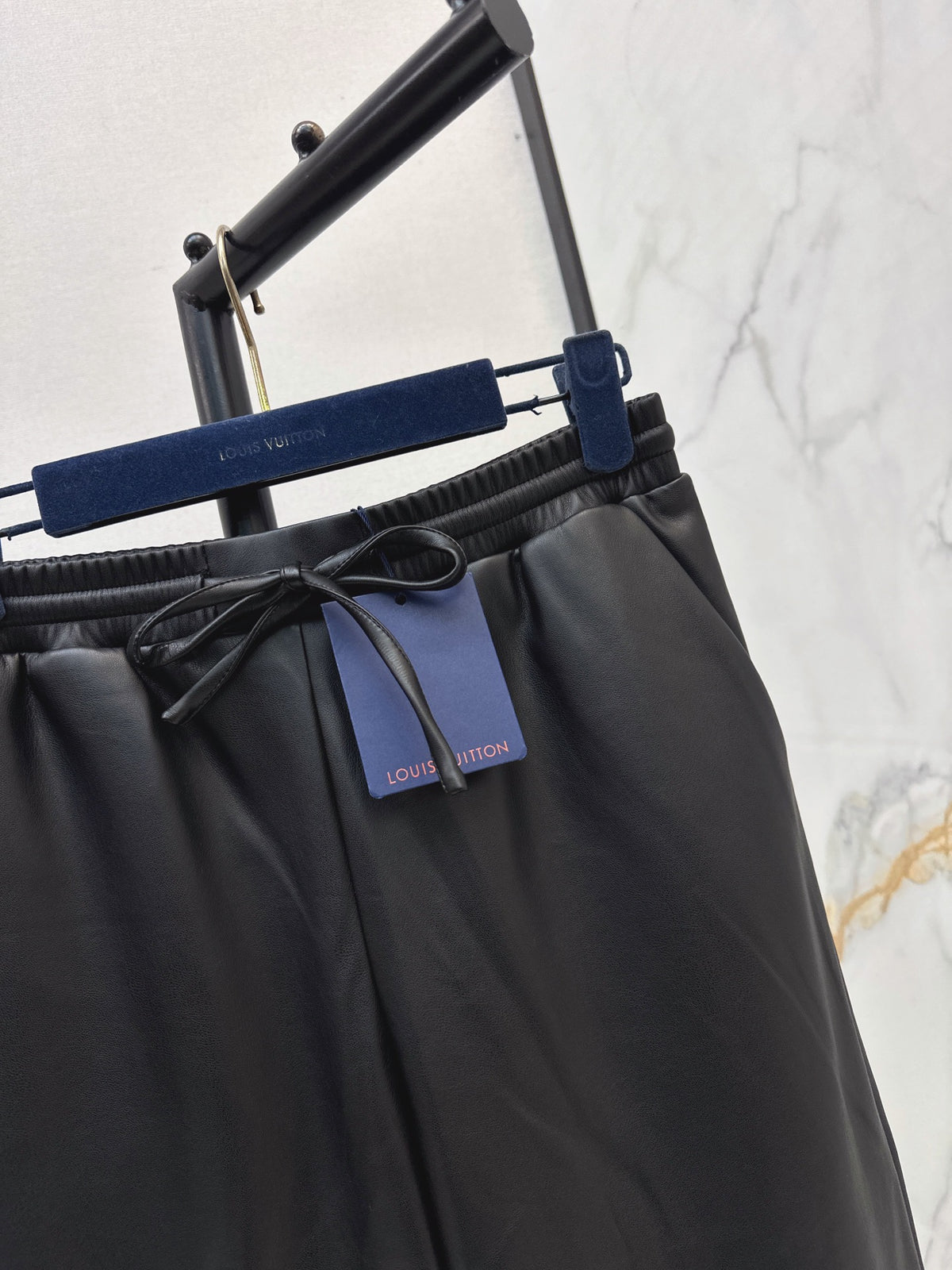 26FW New Black High-Waisted Cropped Leather Pants 🖤
