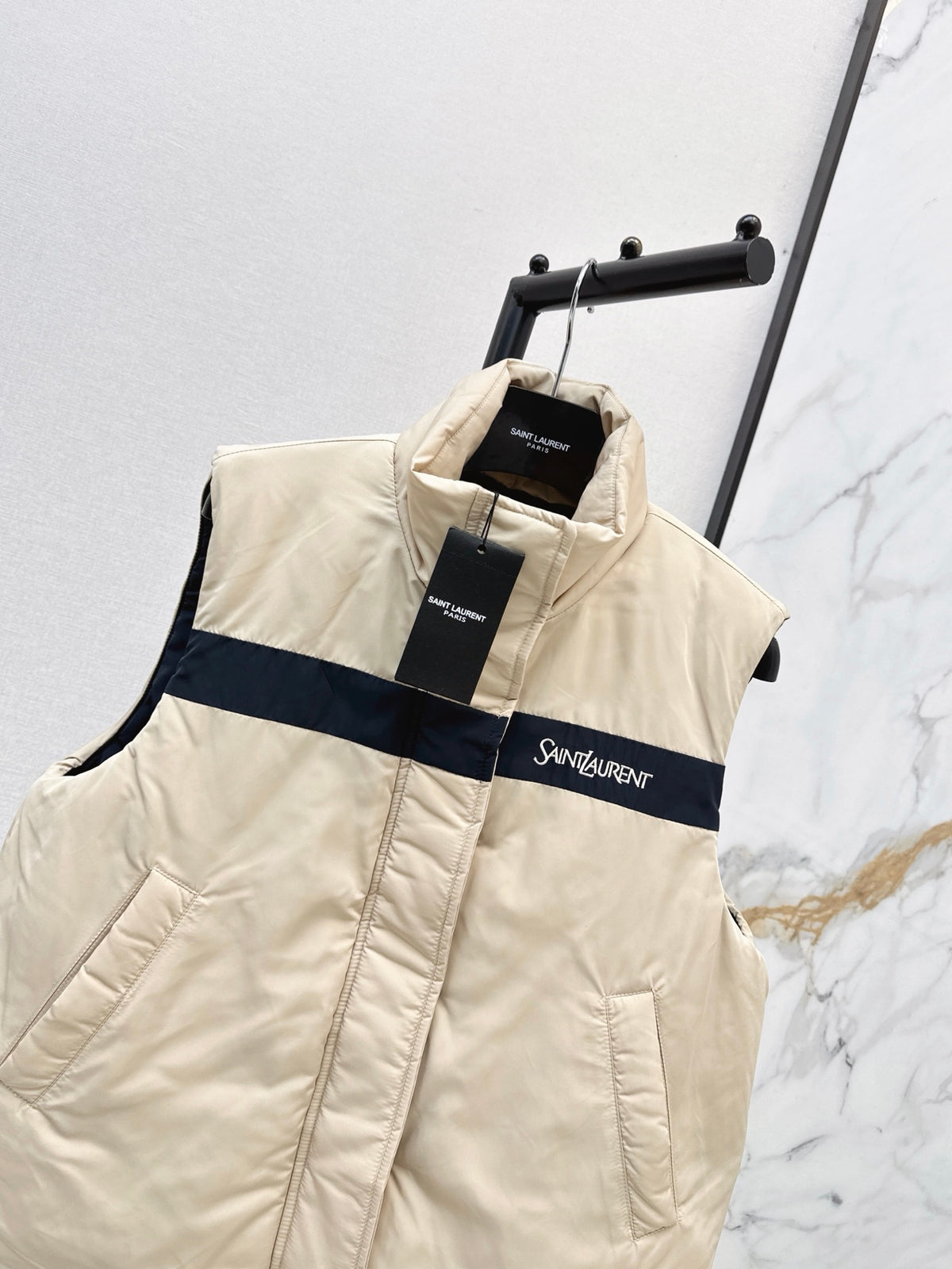 26FW New Color-Block Paneled Padded Vest 🤎