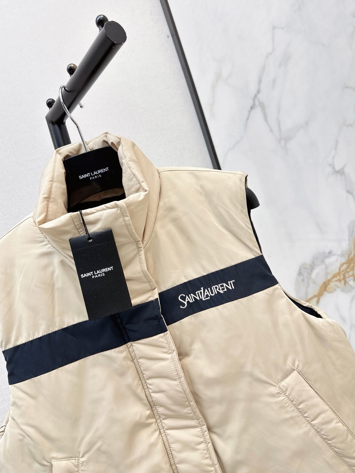 26FW New Color-Block Paneled Padded Vest 🤎