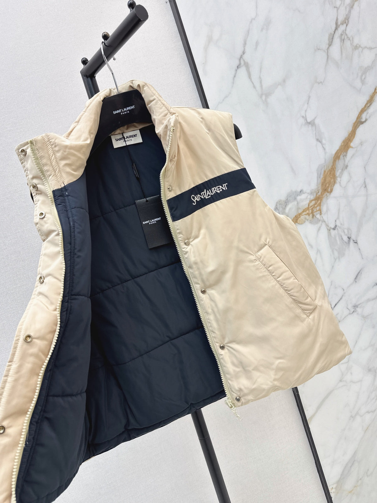 26FW New Color-Block Paneled Padded Vest 🤎
