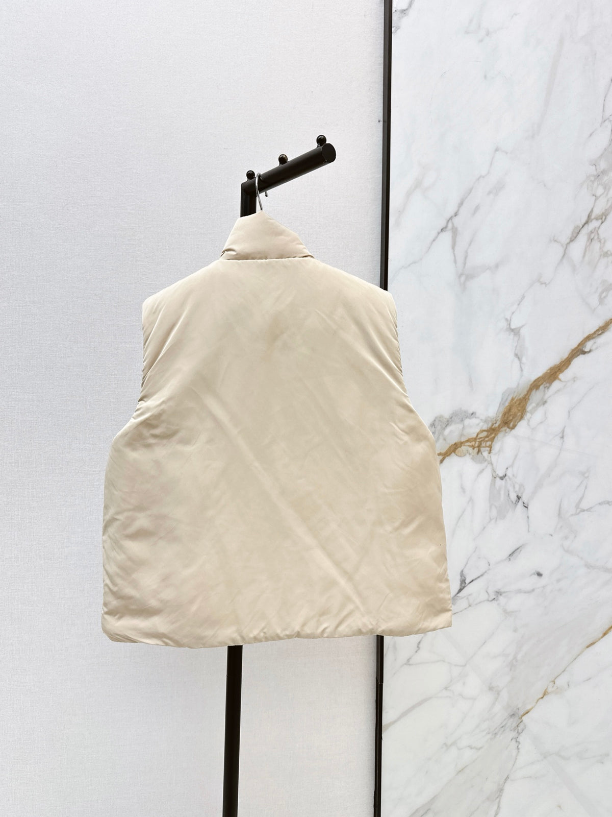 26FW New Color-Block Paneled Padded Vest 🤎