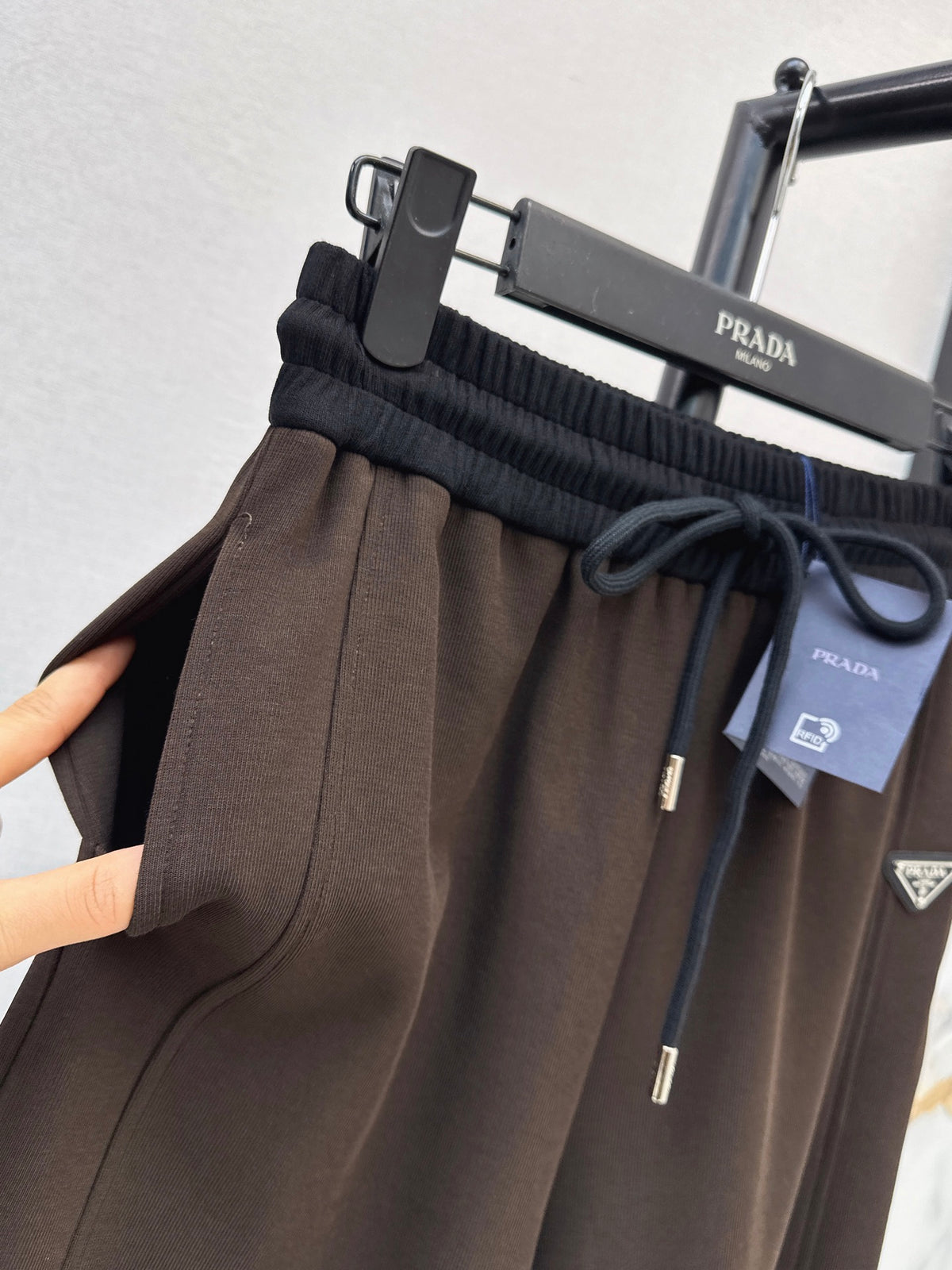 26FW New Color-Block Straight-Leg Trousers 🤎