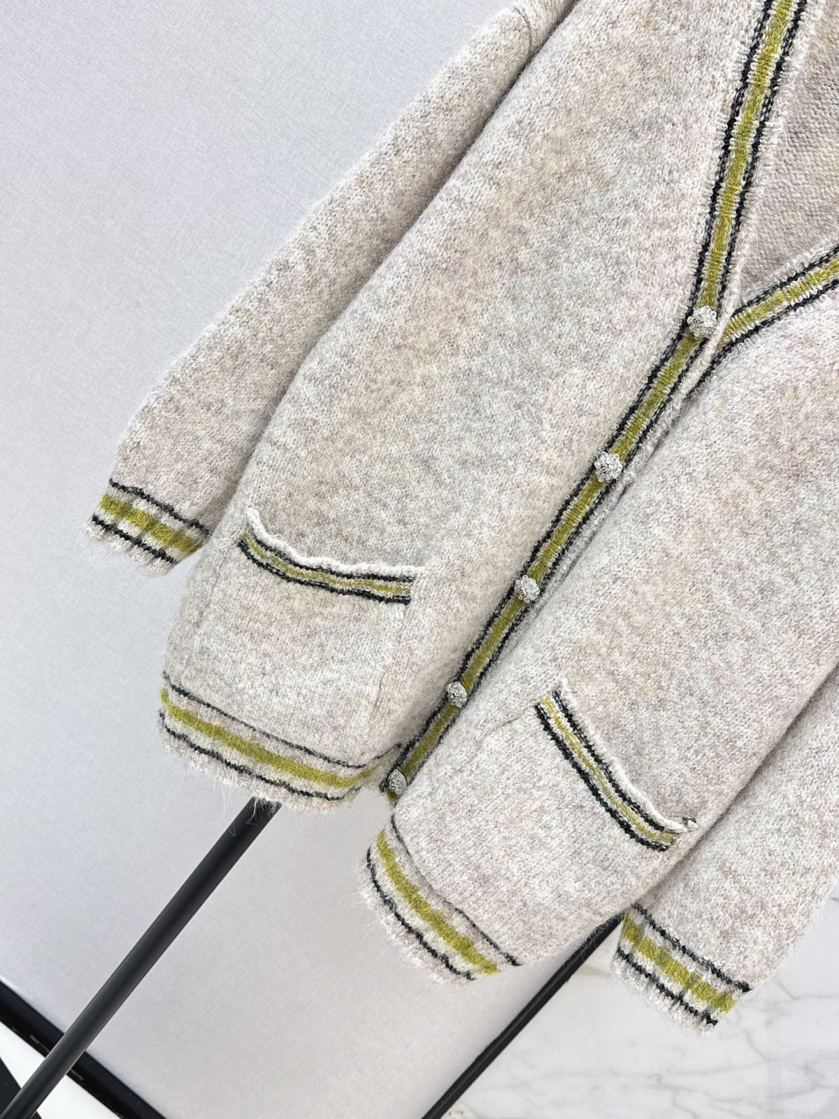 26FW New Color-Block Striped Trim Knit Cardigan 🤍