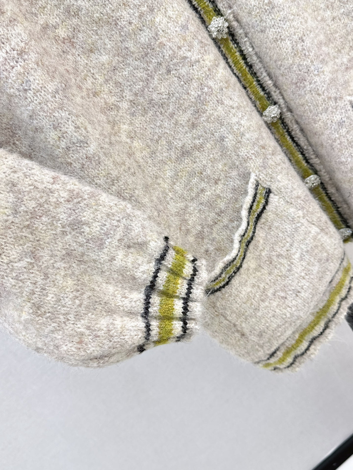 26FW New Color-Block Striped Trim Knit Cardigan 🤍