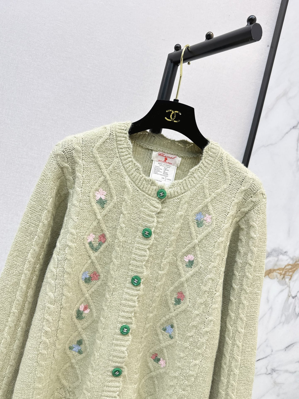 26FW New Floral Embroidered Knit Cardigan 🤍