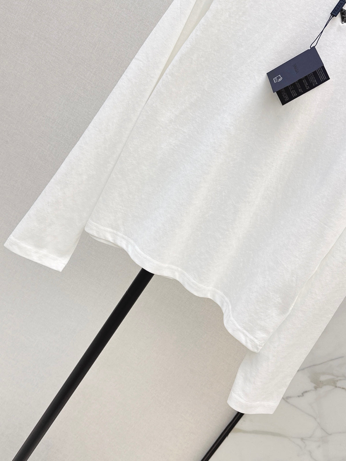26FW New Long-Sleeve White T-Shirt with Triangle Logo Detail 🤍
