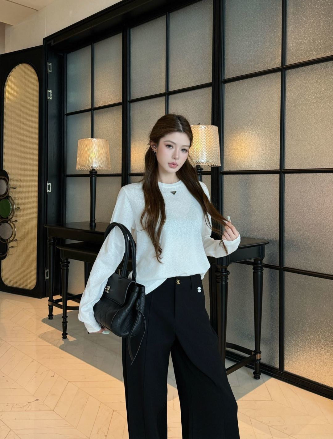 26FW New Long-Sleeve White T-Shirt with Triangle Logo Detail 🤍