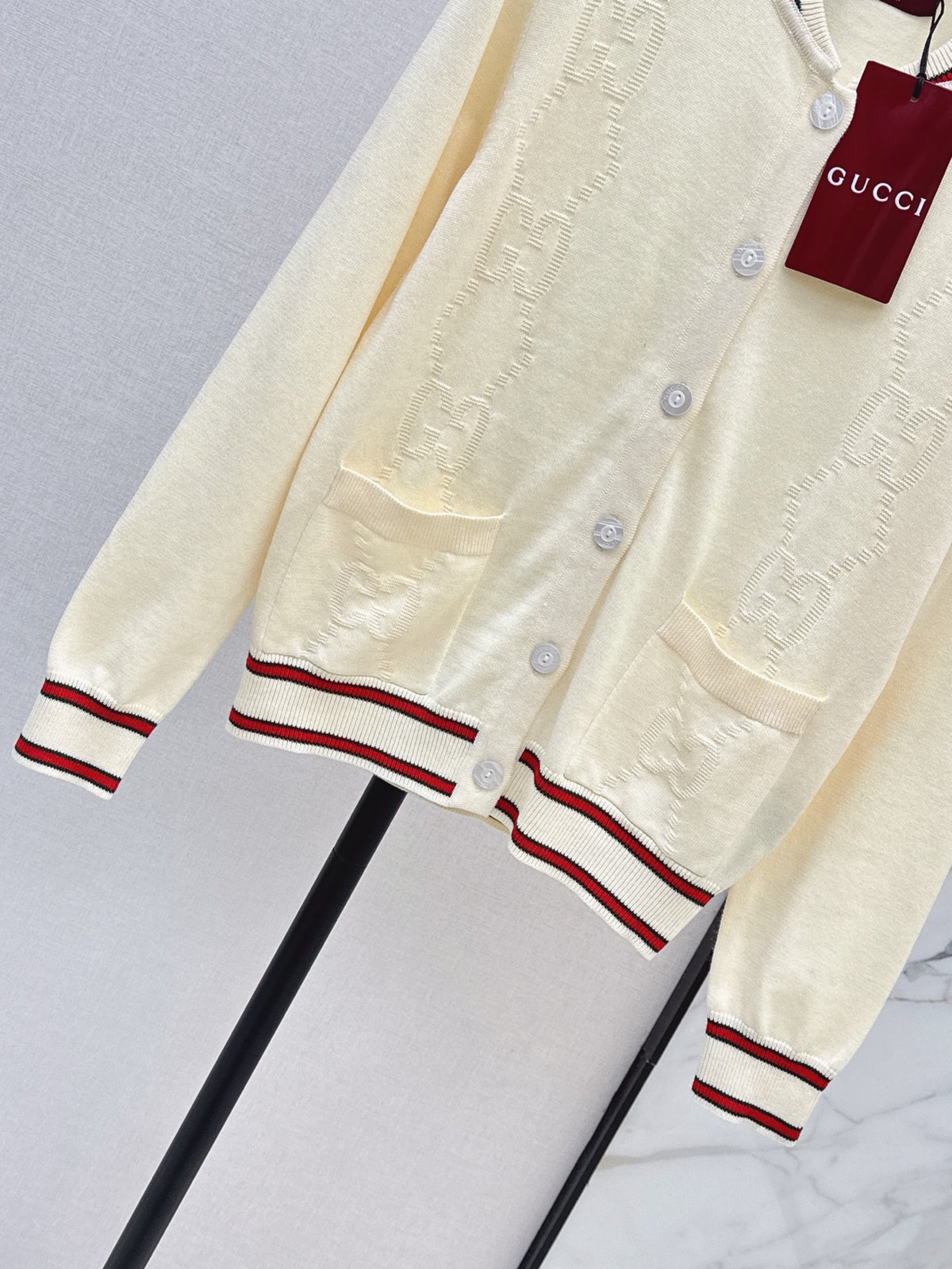 26FW New Color-Contrast Trim Cardigan 🤍💙