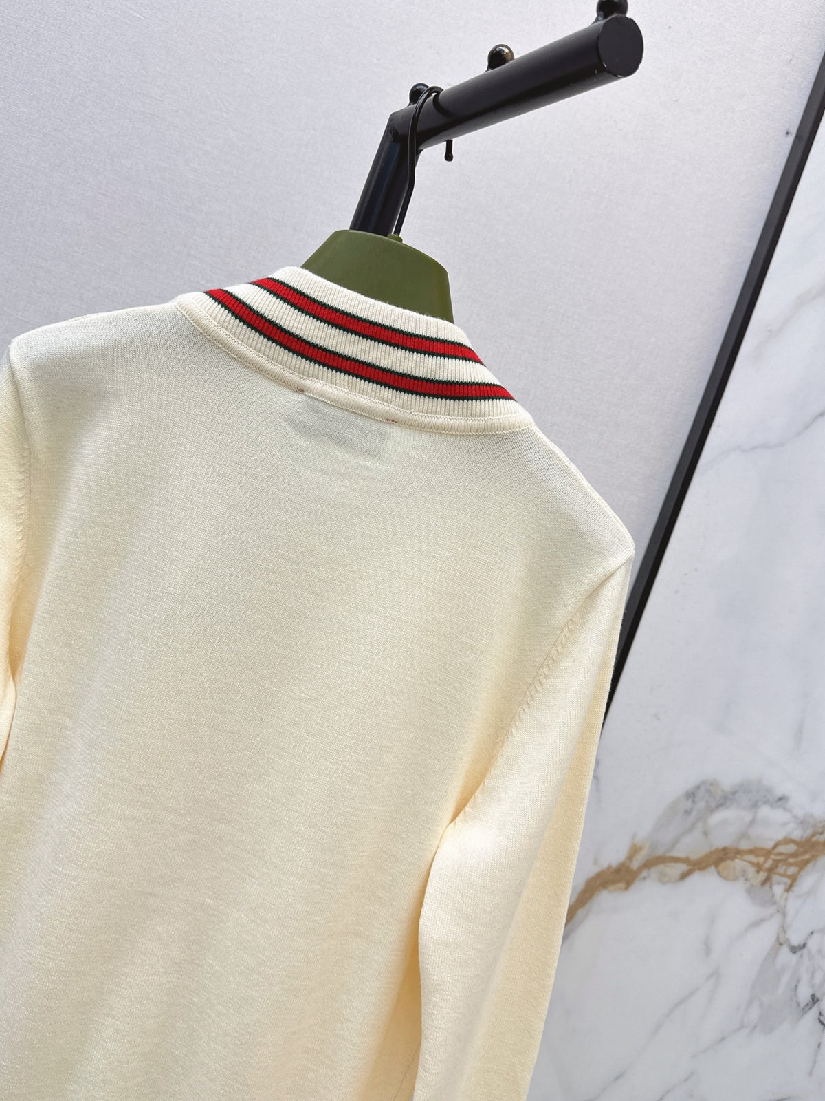 26FW New Color-Contrast Trim Cardigan 🤍💙