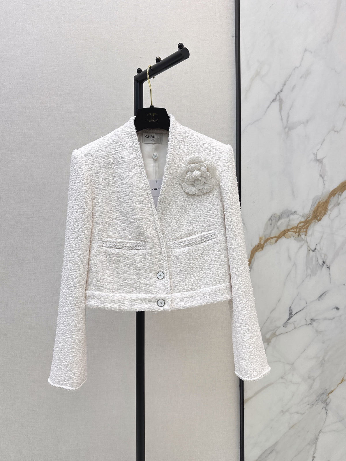 26FW New V-Neck Cropped Knit Jacket 🤍