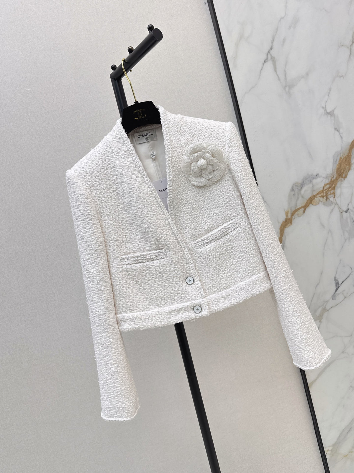 26FW New V-Neck Cropped Knit Jacket 🤍