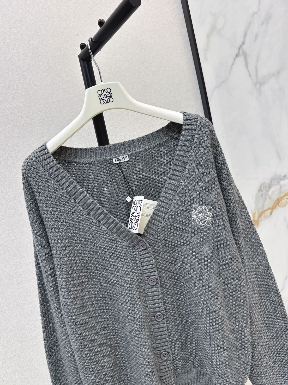 26FW New Loose-Fit V-Neck Knit Cardigan 🤍🩶