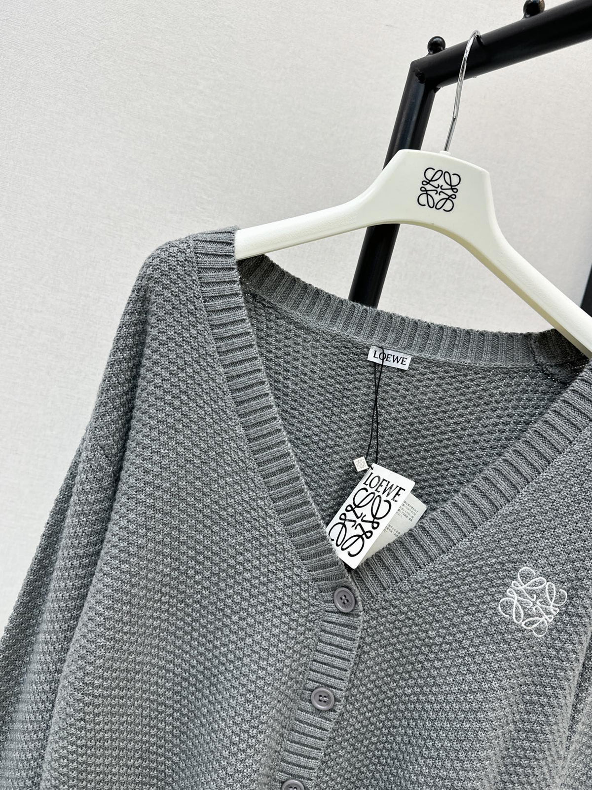 26FW New Loose-Fit V-Neck Knit Cardigan 🤍🩶