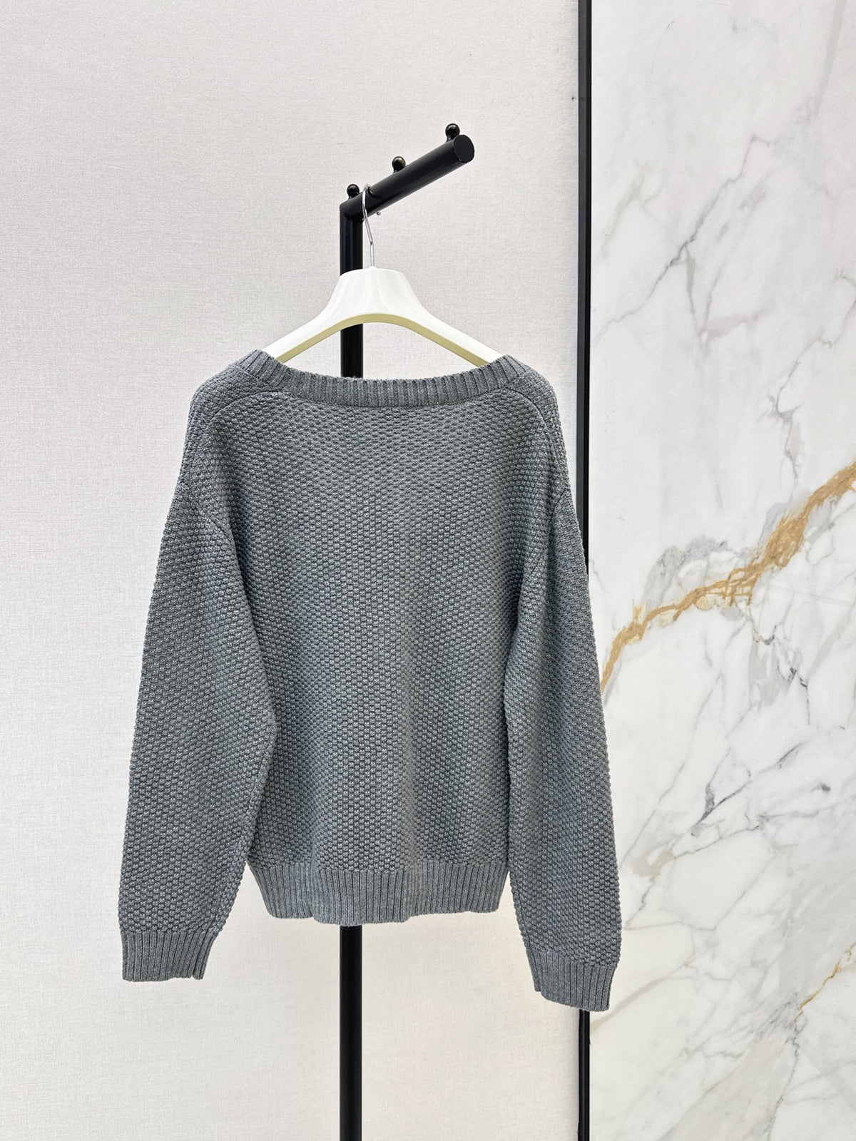 26FW New Loose-Fit V-Neck Knit Cardigan 🤍🩶