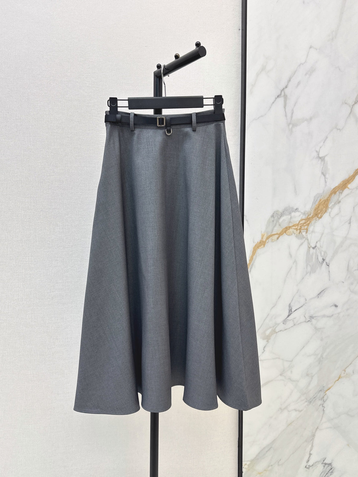 26FW New High-Waisted A-Line Skirt 🩶🖤