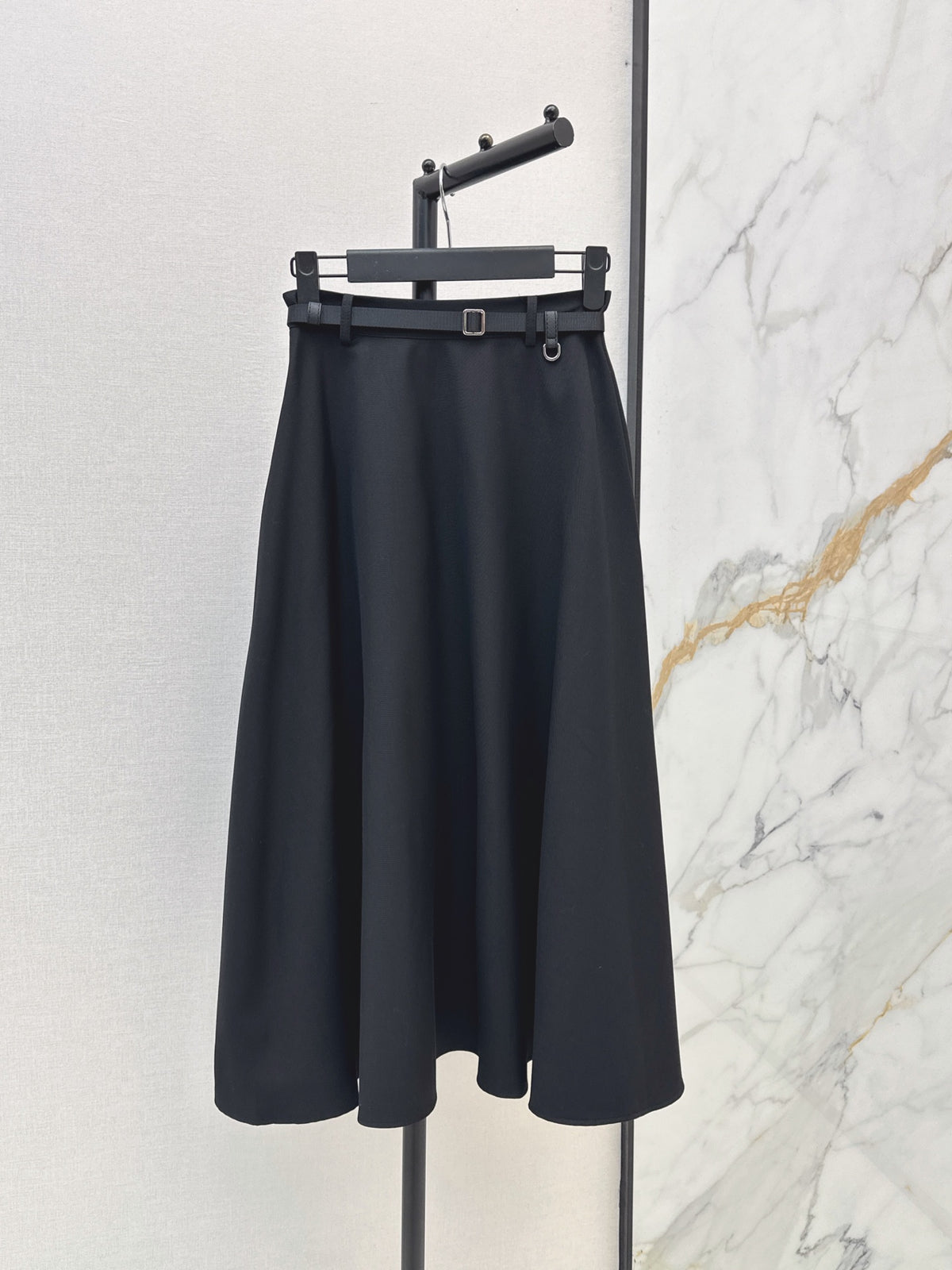 26FW New High-Waisted A-Line Skirt 🩶🖤