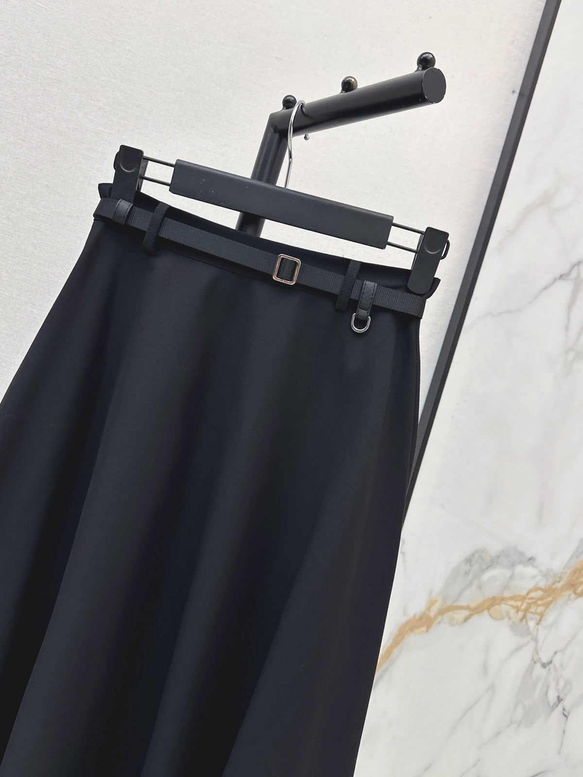 26FW New High-Waisted A-Line Skirt 🩶🖤
