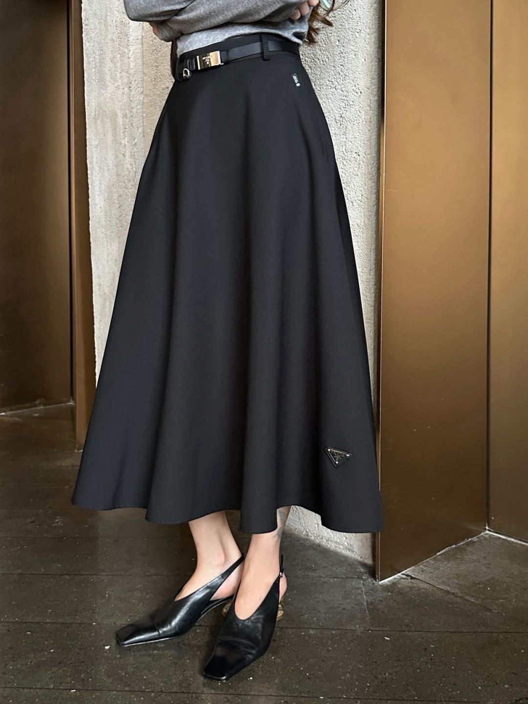 26FW New High-Waisted A-Line Skirt 🩶🖤