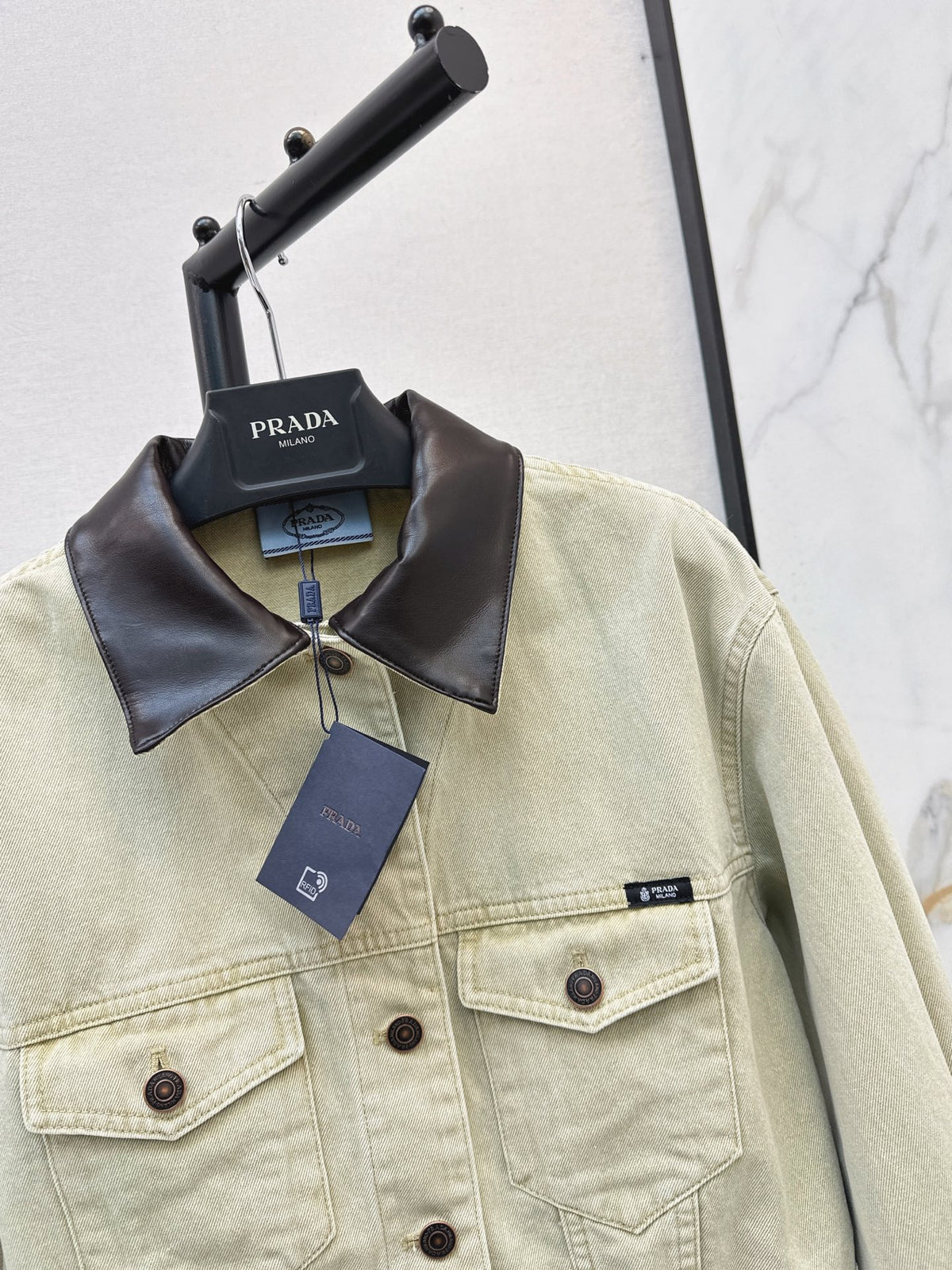 26FW New Distressed Cropped Denim Jacket 🤍
