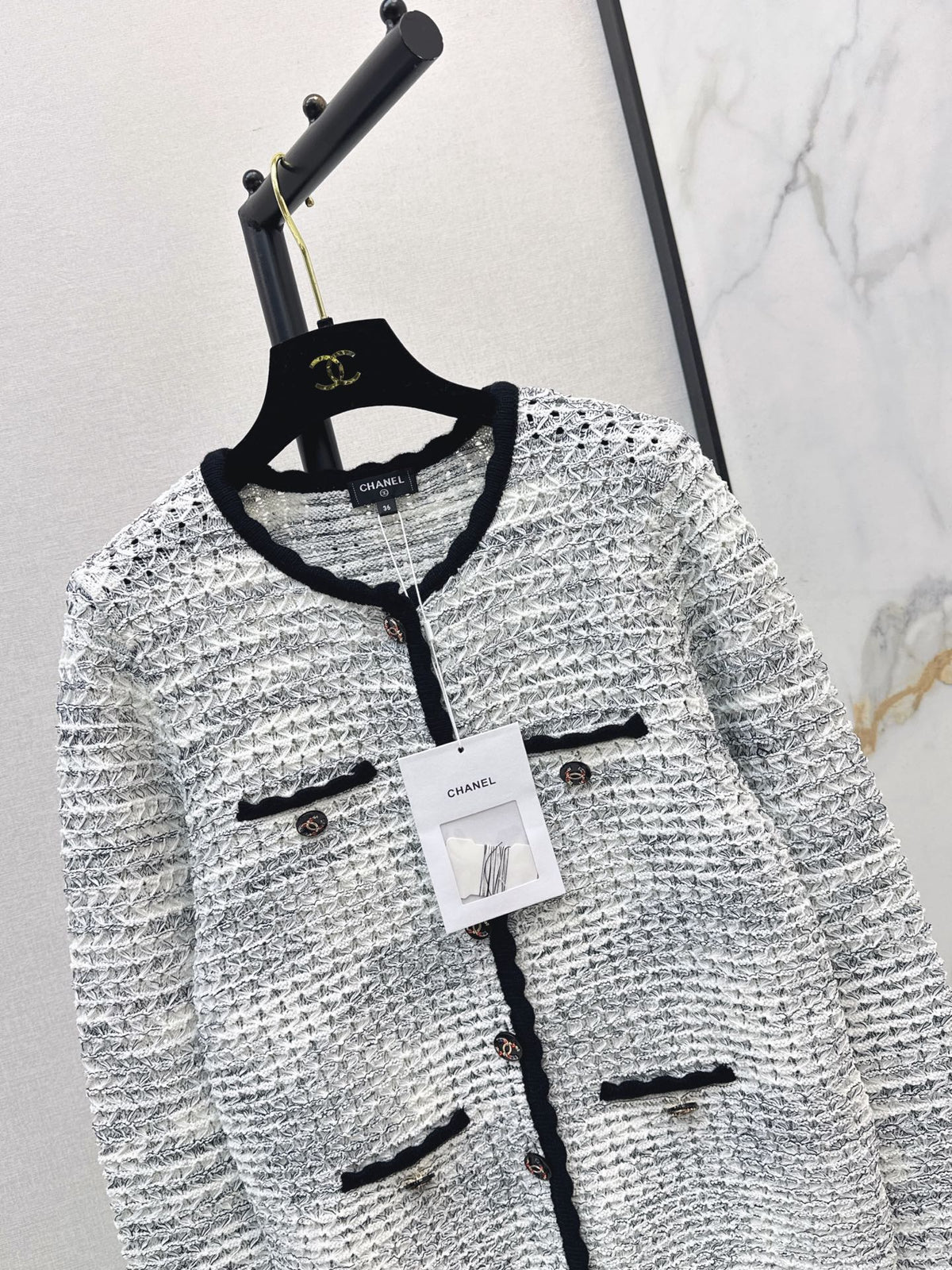 26FW New Cut-out Crew Neck Cardigan 🩷🩶