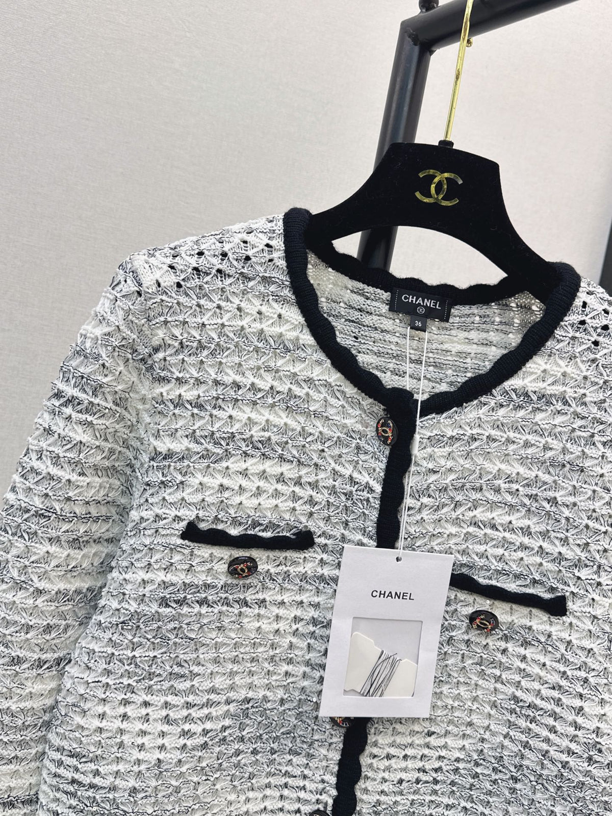 26FW New Cut-out Crew Neck Cardigan 🩷🩶