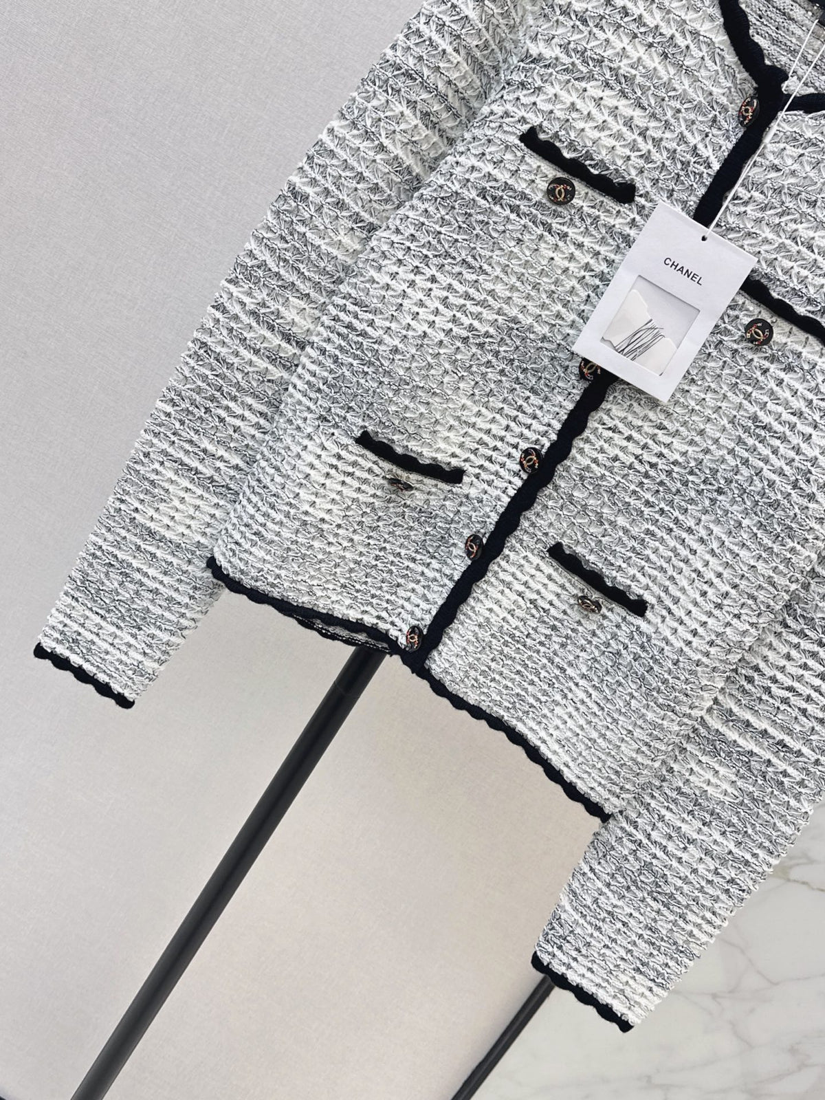 26FW New Cut-out Crew Neck Cardigan 🩷🩶