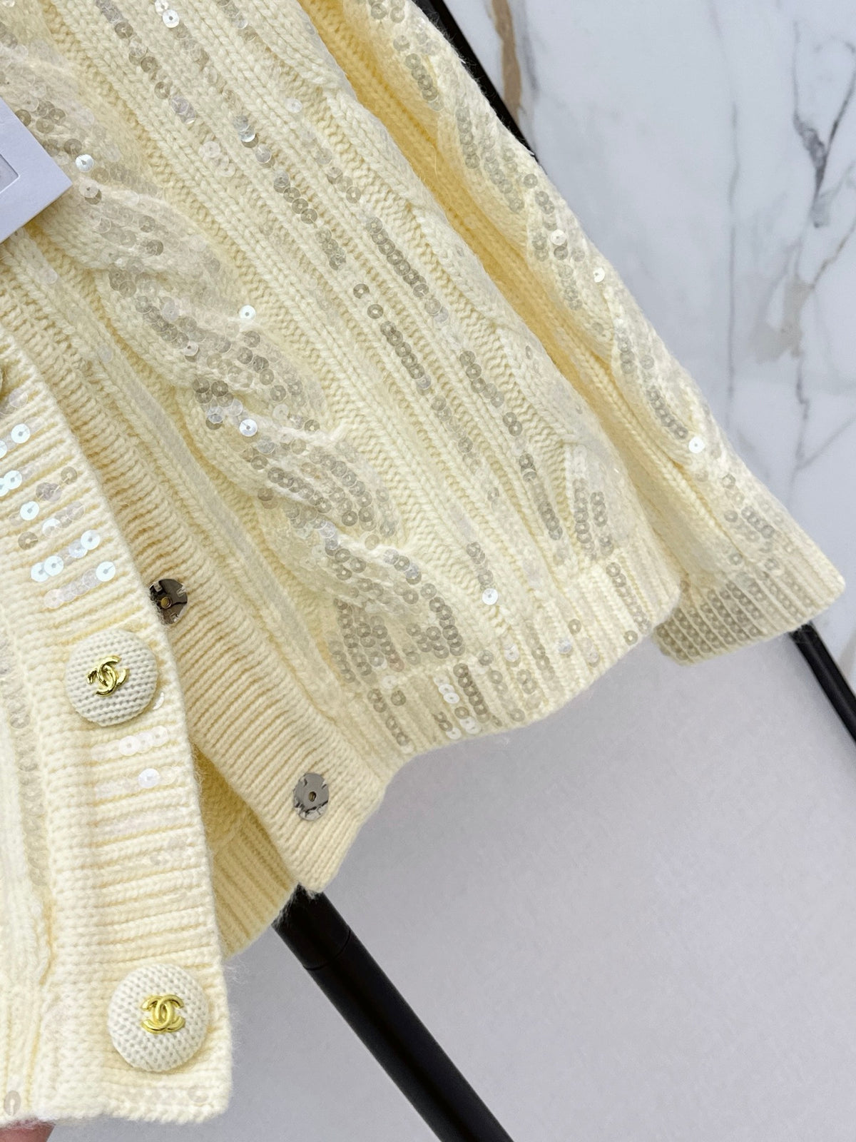26FW New Goose-Yellow Crew-Neck Cardigan 💛