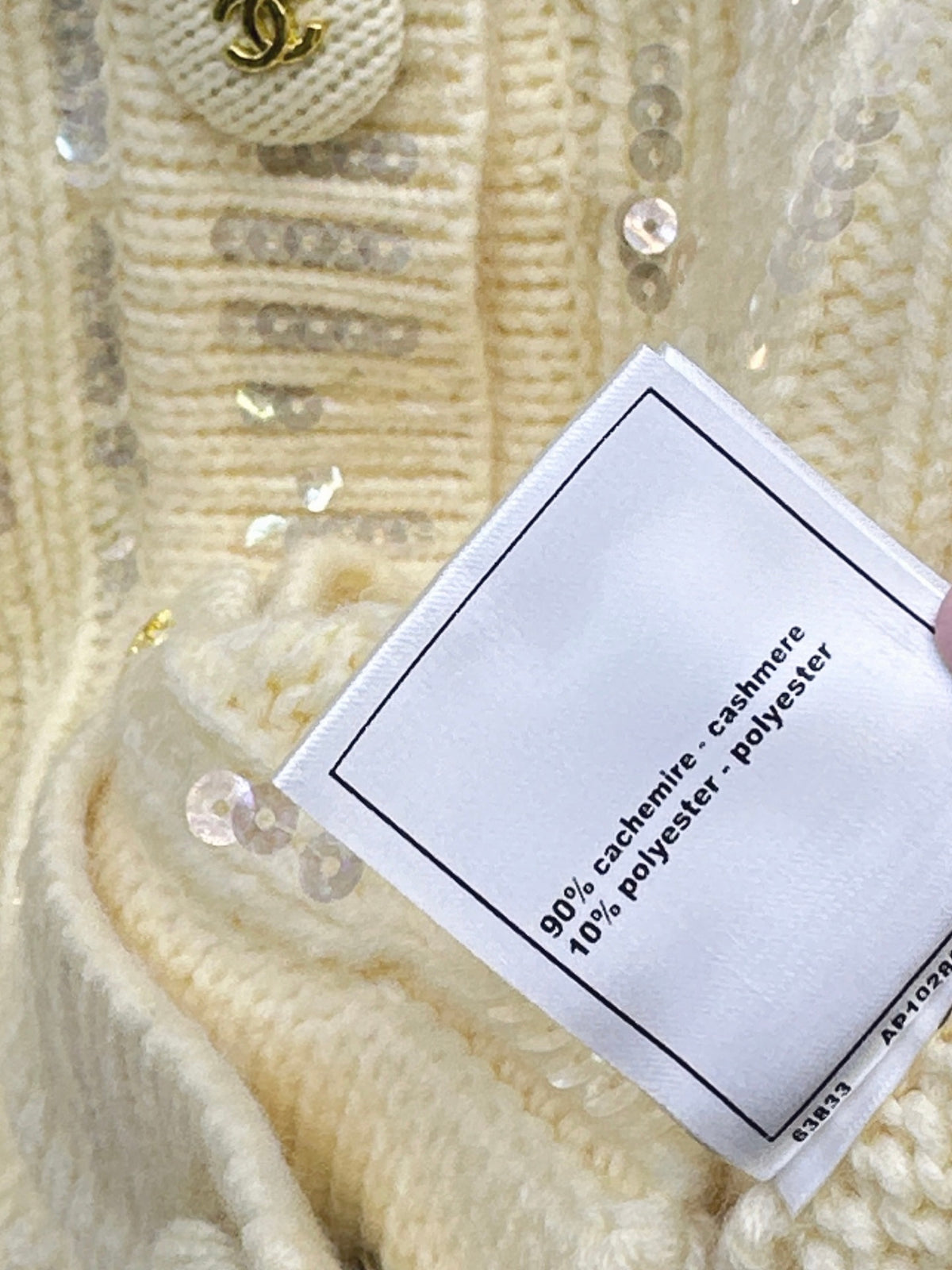 26FW New Goose-Yellow Crew-Neck Cardigan 💛