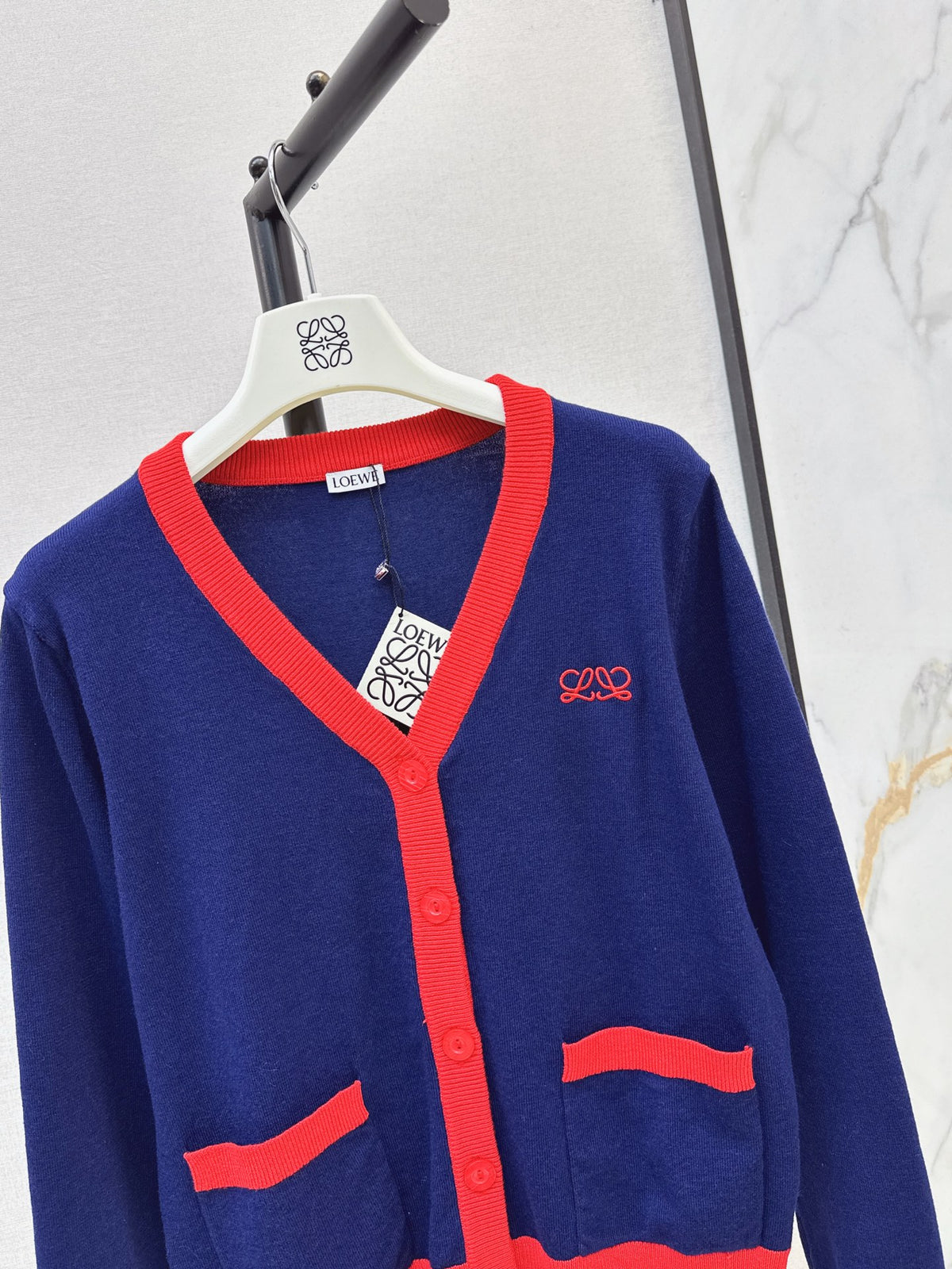 26FW New V-Neck Cardigan 💙❤️