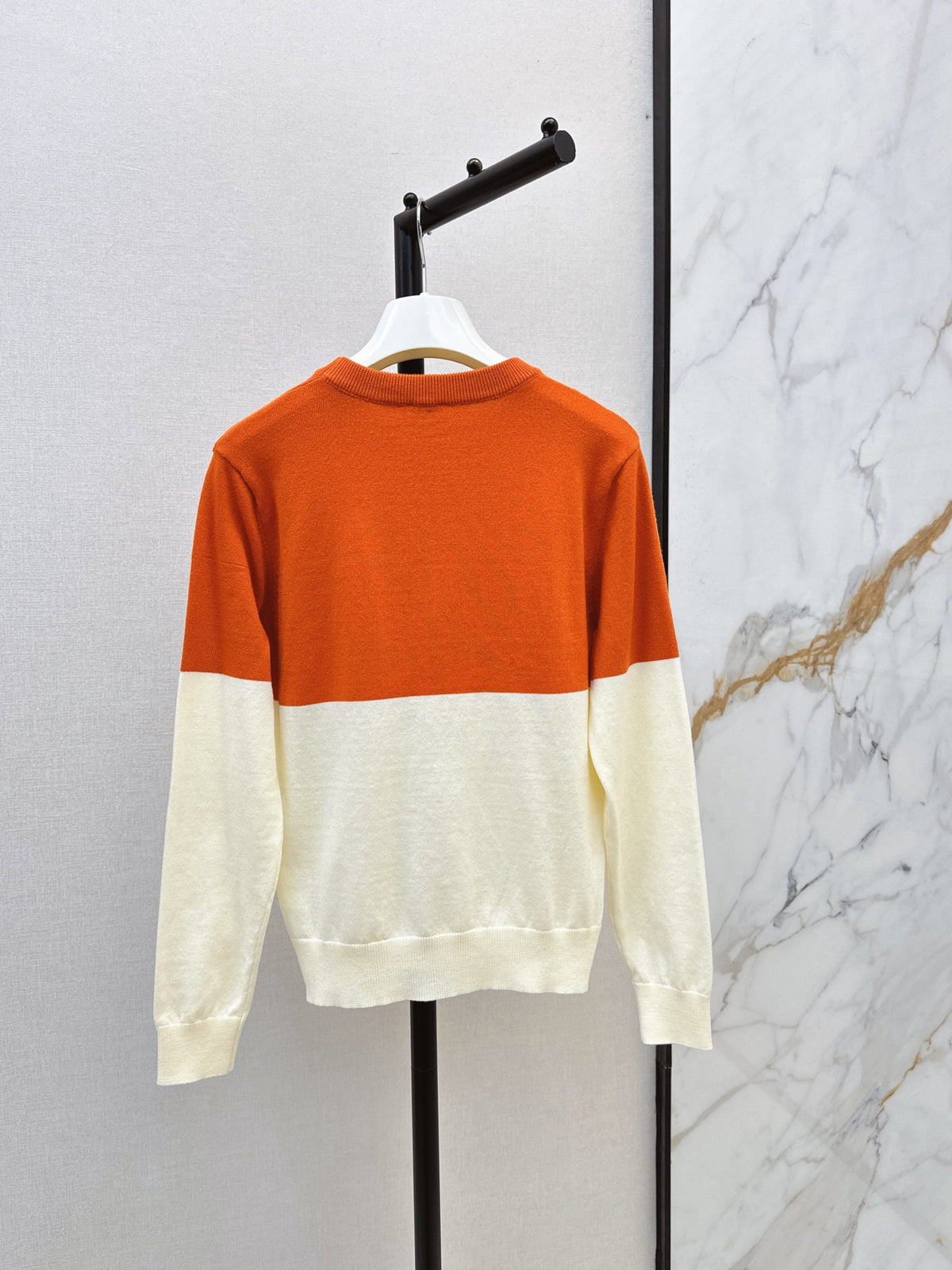 26FW New Classic Crew-Neck Sweater 🧡💙