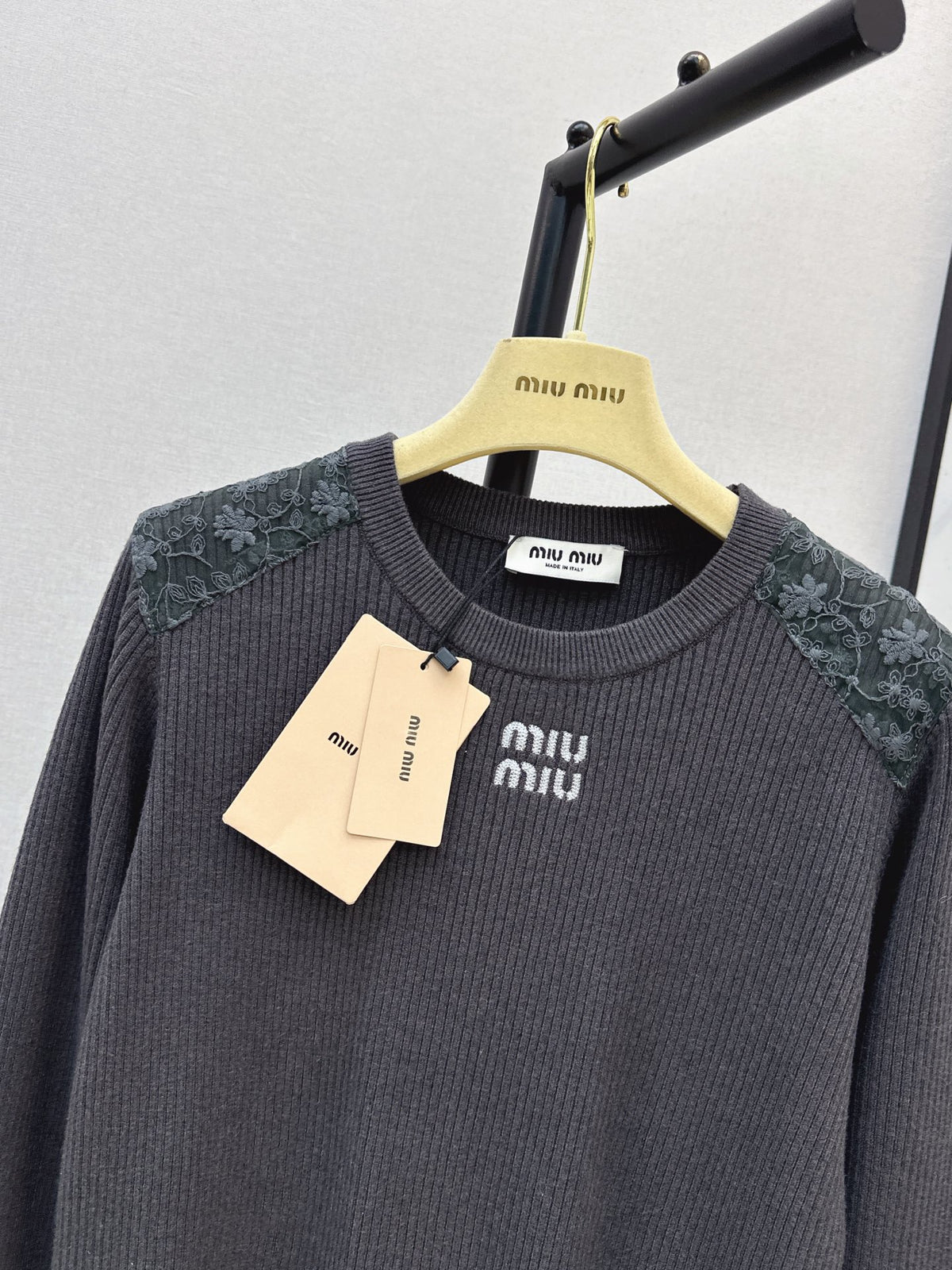26FW New Lace-Panel Long-Sleeve Sweater 🤍🩶