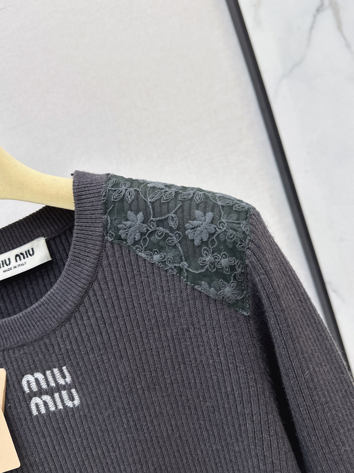 26FW New Lace-Panel Long-Sleeve Sweater 🤍🩶