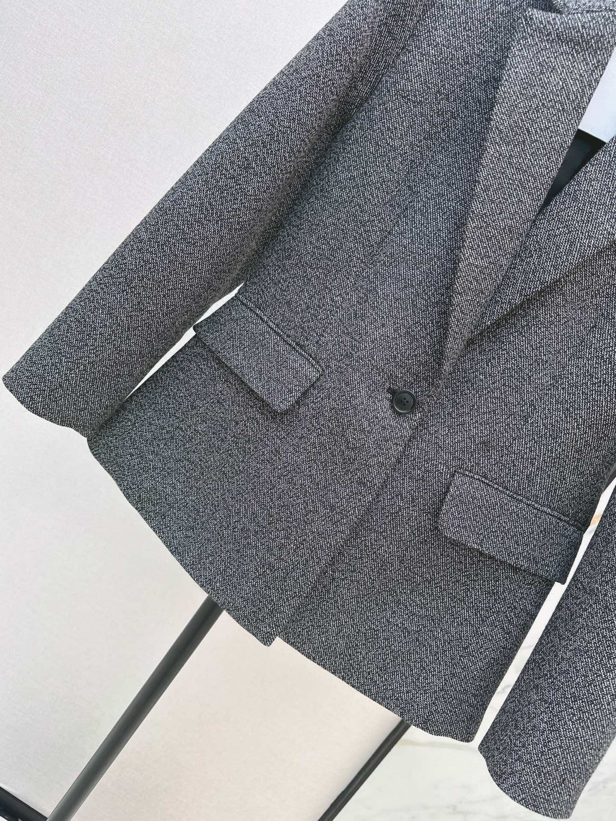 26FW New Wool Blazer with Lapel and Waist-Cinching Detail 🩶