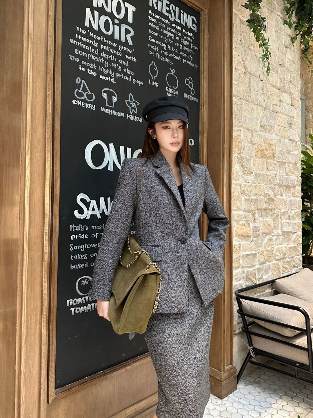 26FW New Wool Blazer with Lapel and Waist-Cinching Detail 🩶
