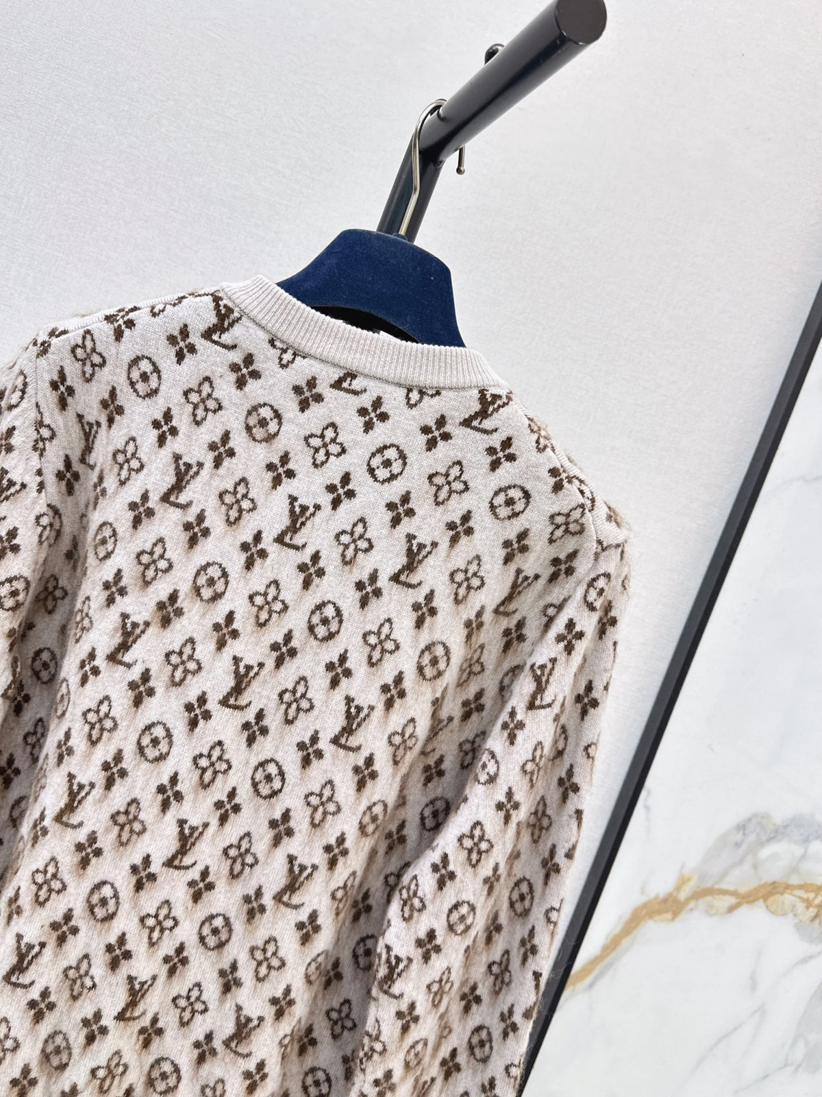 26FW New Classic Logo Crew-Neck Cardigan 🤍