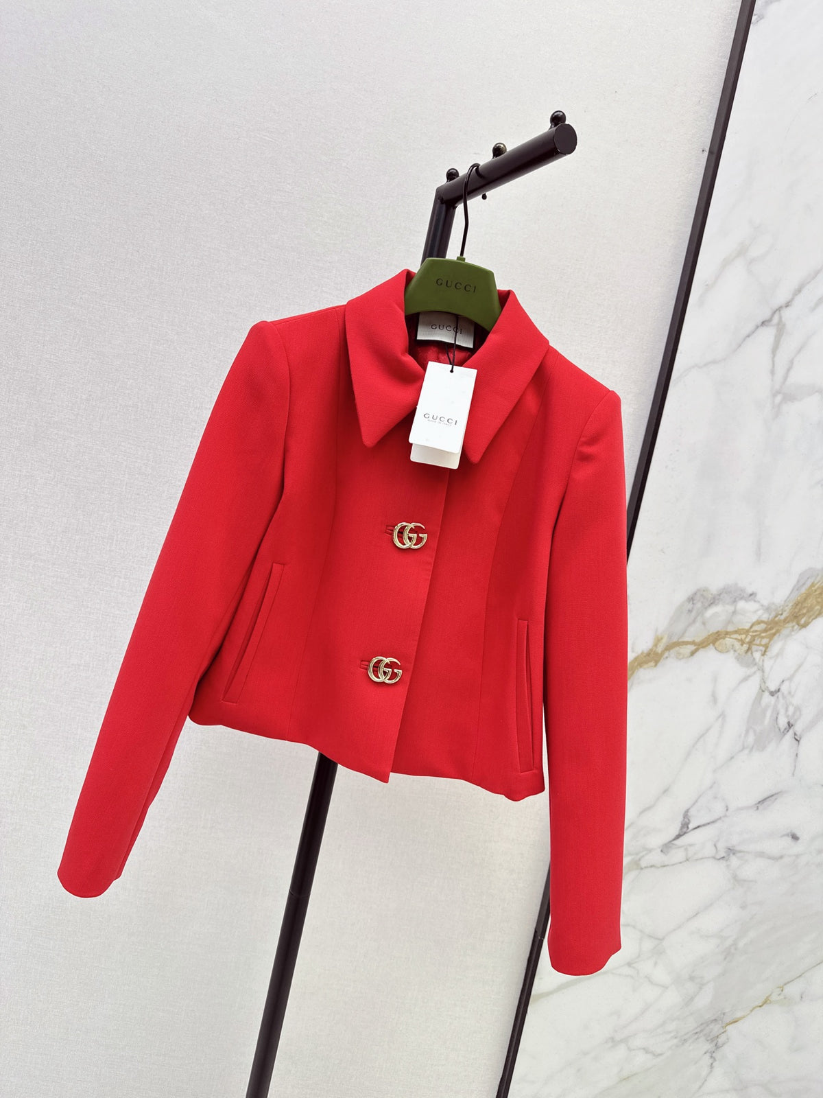 26FW New Cropped Jacket with Logo Hardware & Lapel Collar 🤍❤️