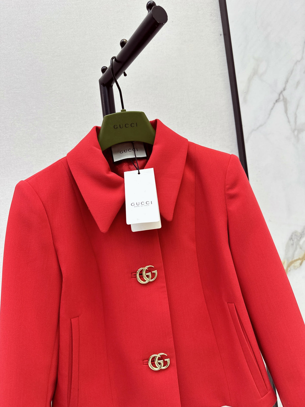 26FW New Cropped Jacket with Logo Hardware & Lapel Collar 🤍❤️