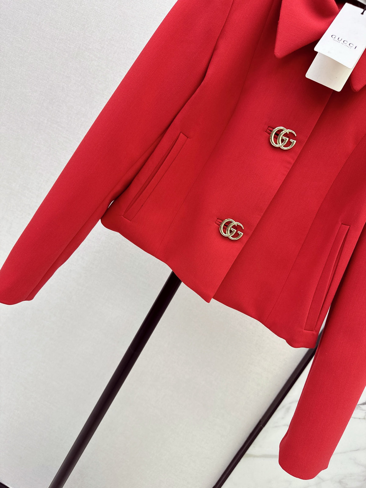 26FW New Cropped Jacket with Logo Hardware & Lapel Collar 🤍❤️