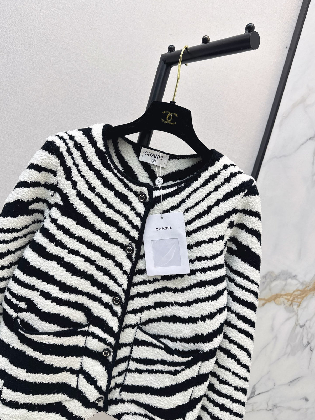 26FW New Zebra-Print Crew-Neck Cardigan 🖤