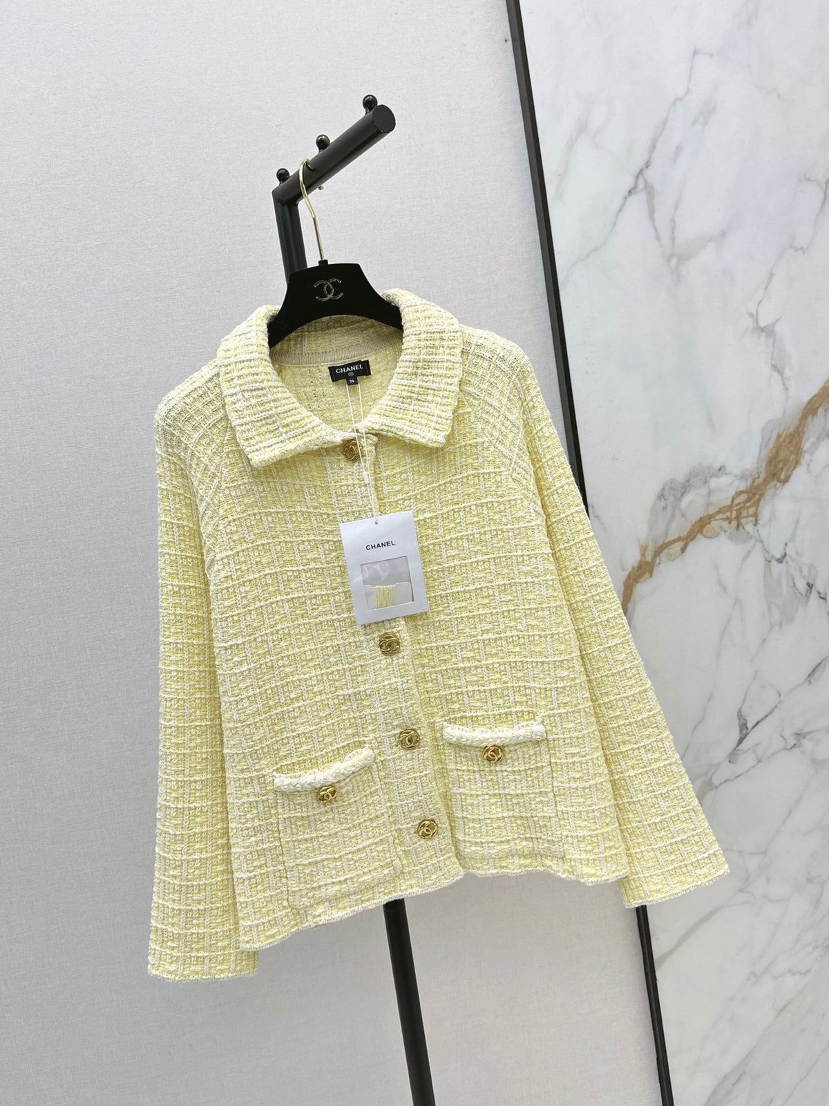 26FW New Goose-Yellow Collared Knit Cardigan 💛